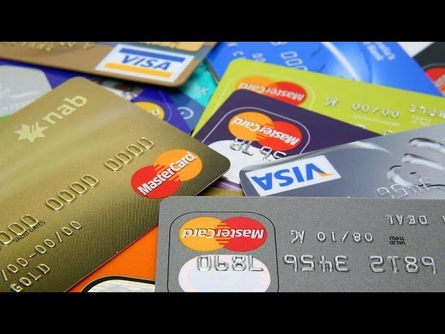 Что лучше кредитная карта или кредит наличными