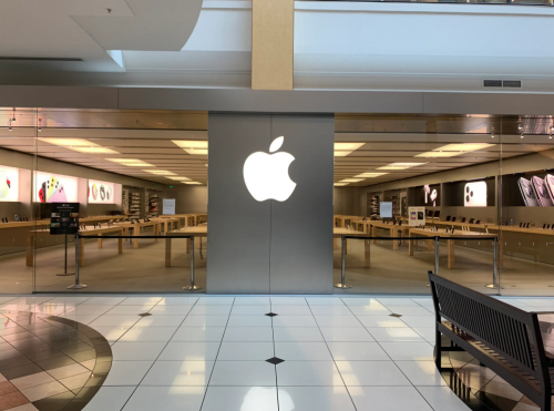 Apple закрывает магазины техники